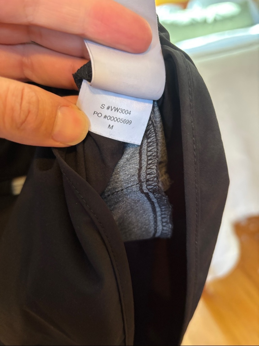 Vuori Clementine 2.0 running shorts - black, medium. 4 inch inseam - Picture 5 of 5